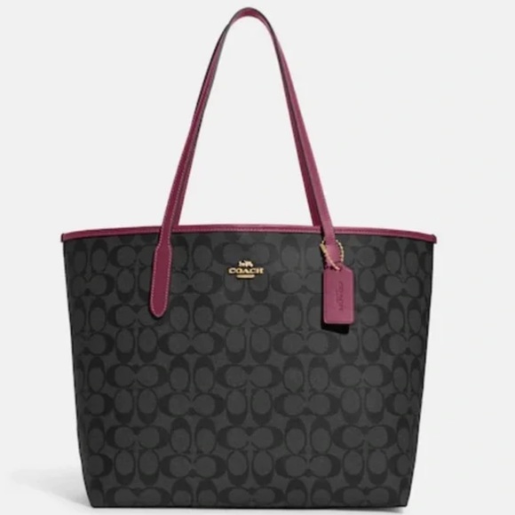 Coach City Tote In Signature Canvas - Picture 3 of 4
